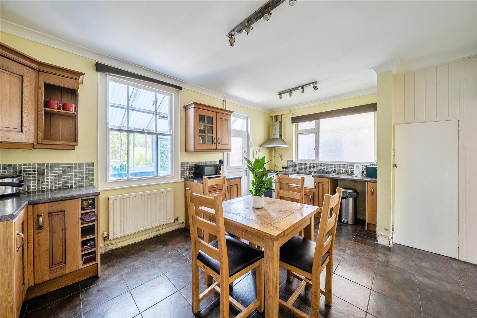 Middle Road, Gendros, Swansea, SA5 8EQ